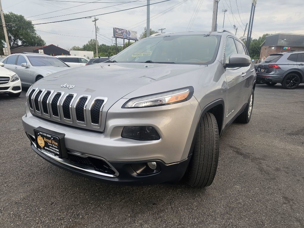 Used 2016 Jeep Cherokee Limited image 7
