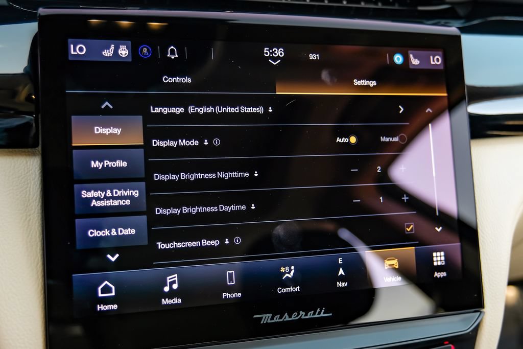 Used 2022 Maserati Quattroporte Modena RWD image 34