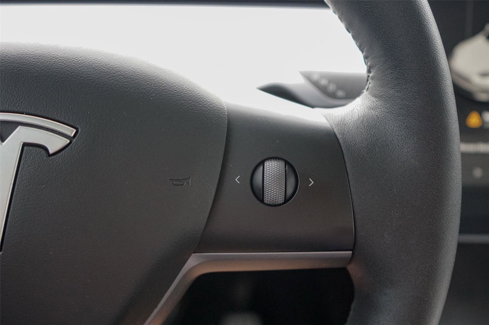 Used 2022 Tesla Model Y Performance AWD/4WD image 15