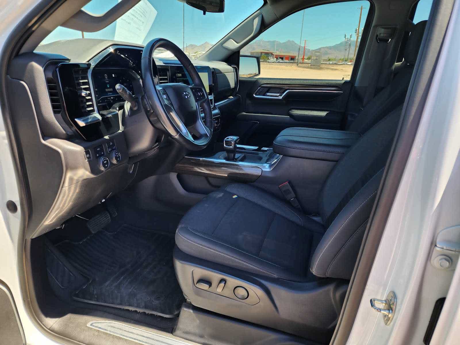 Used 2023 Chevrolet Silverado 1500 RST AWD/4WD image 17
