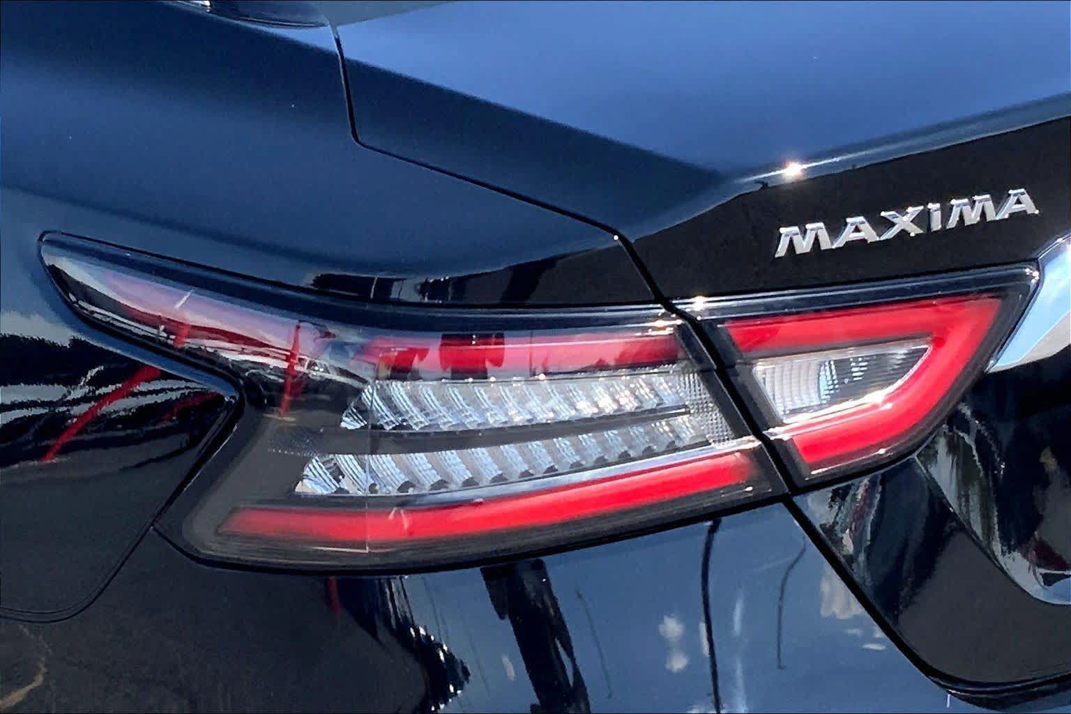 Used 2022 Nissan Maxima SV w/ Floor Mat Group FWD image 29