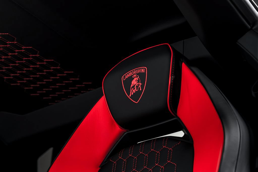 Used 2024 Lamborghini Revuelto AWD/4WD image 19