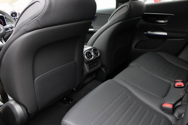 New 2025 Mercedes-Benz GLC 300 4MATIC image 36