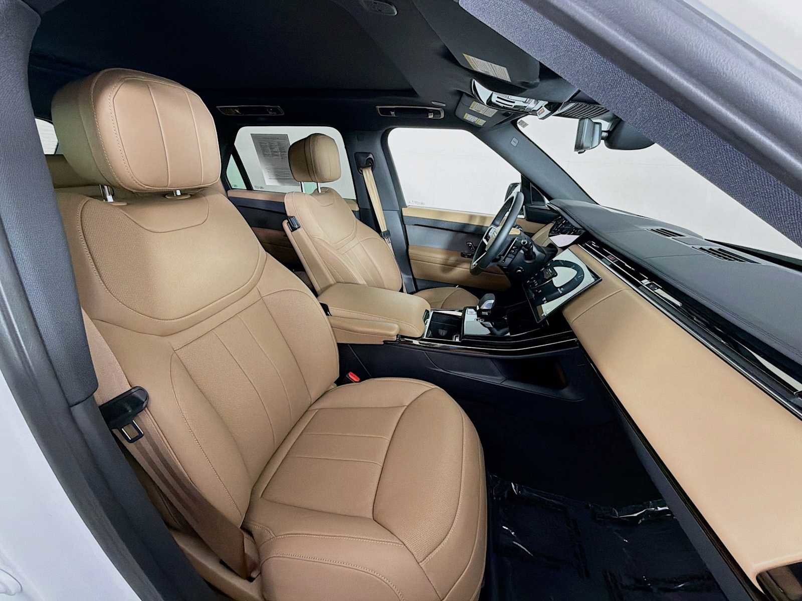 Used 2025 Land Rover Range Rover Sport SE image 29