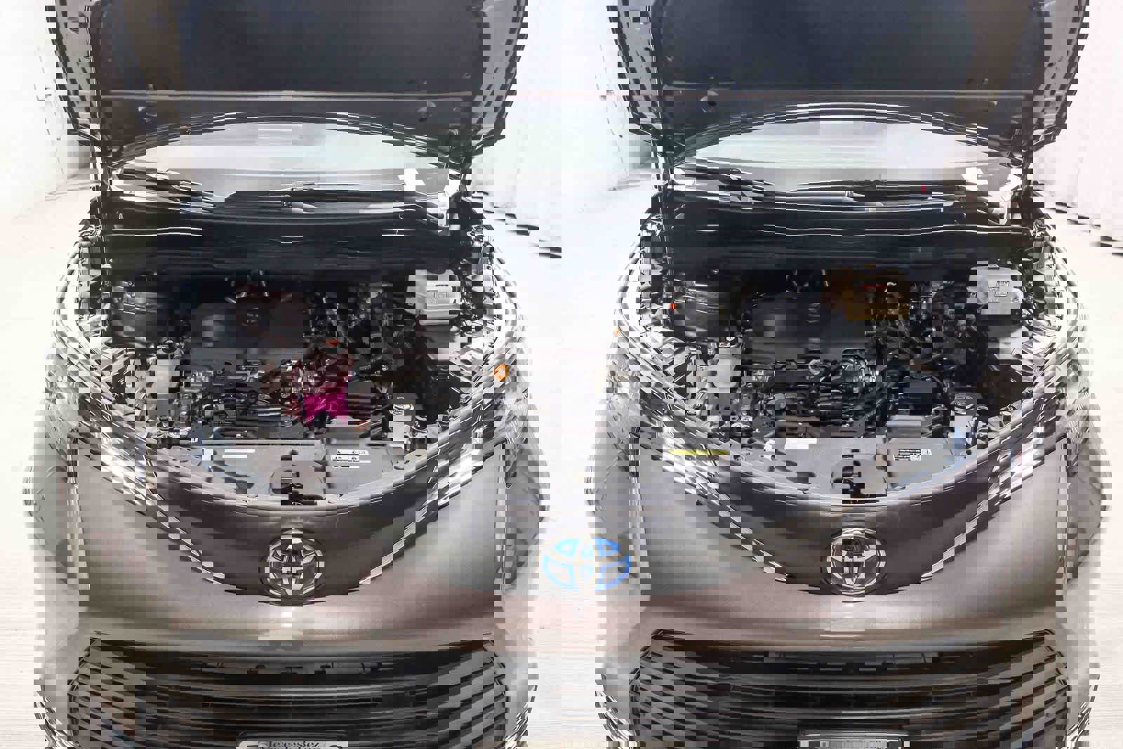 Used 2024 Toyota Sienna XLE w/ XLE Plus Package image 28