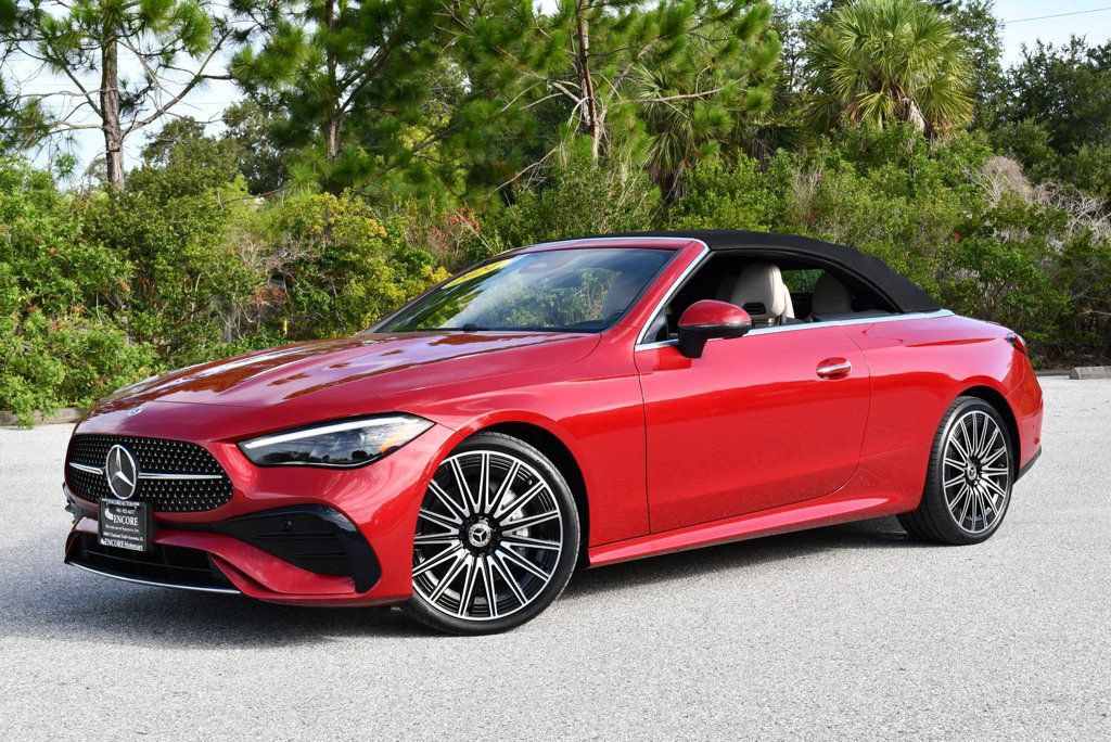 Used 2024 Mercedes-Benz CLE 300 4MATIC Cabriolet image 28