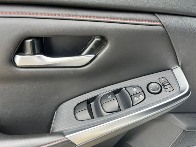 Used 2025 Nissan Sentra SR w/ SR Premium Package FWD image 10