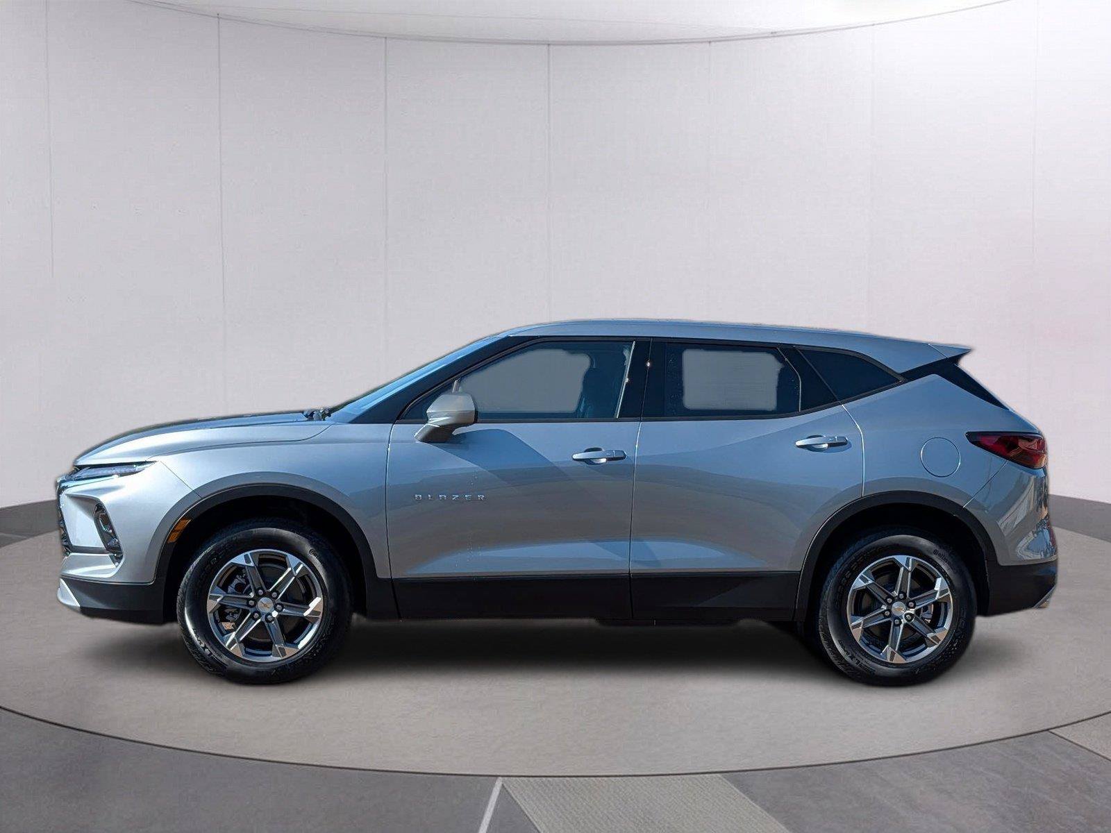 New 2026 Chevrolet Blazer LT FWD image 2