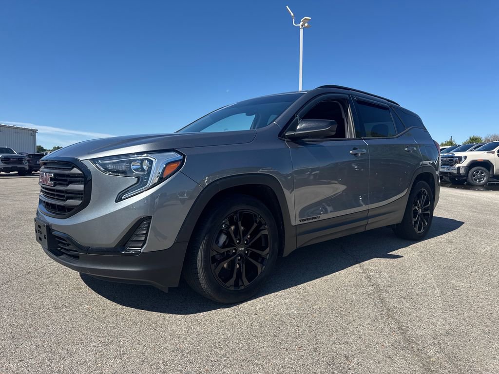 Used 2020 GMC Terrain SLE w/ Driver Convenience Package FWD image 2