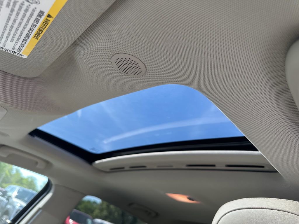 Used 2019 Buick Encore Essence w/ Experience Buick Package FWD image 13