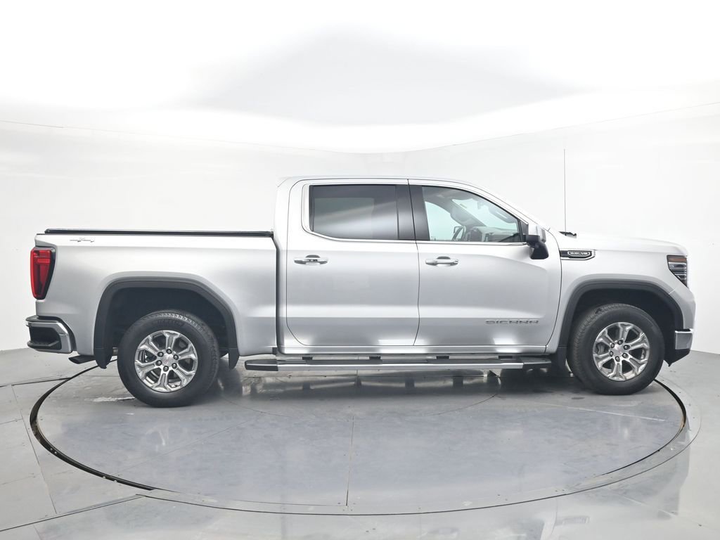Used 2022 GMC Sierra 1500 SLT AWD/4WD image 4