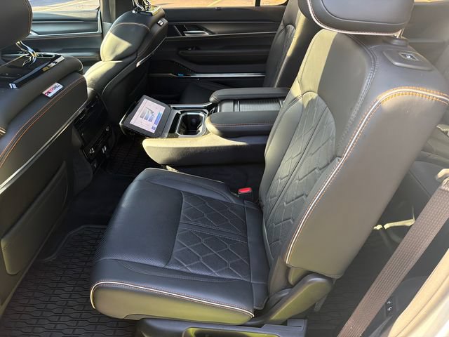 Used 2023 Jeep Grand Wagoneer Series III w/ Quick Order Packagew 28T AWD/4WD image 24