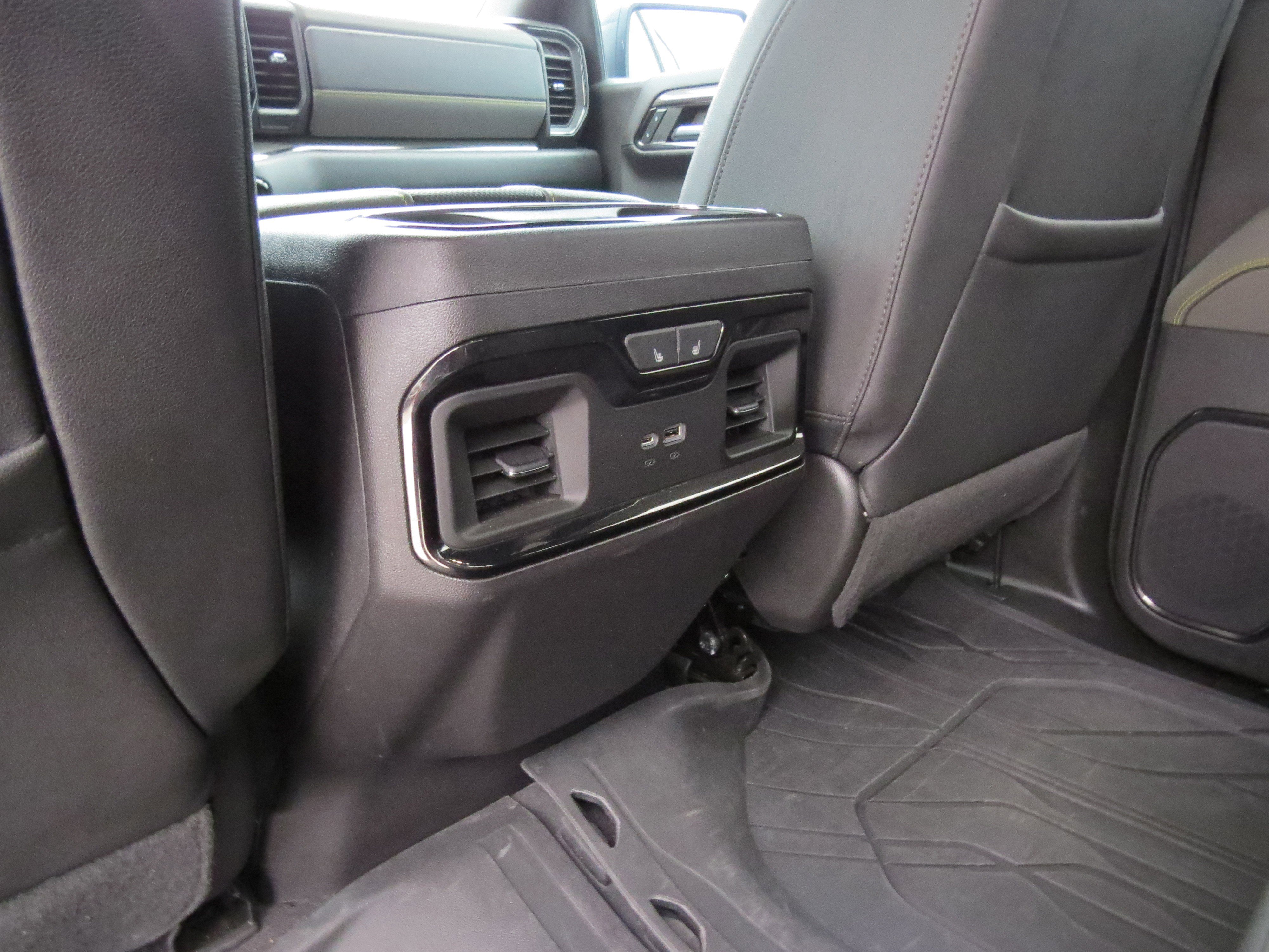 Used 2024 Chevrolet Silverado 1500 ZR2 w/ Technology Package AWD/4WD image 14
