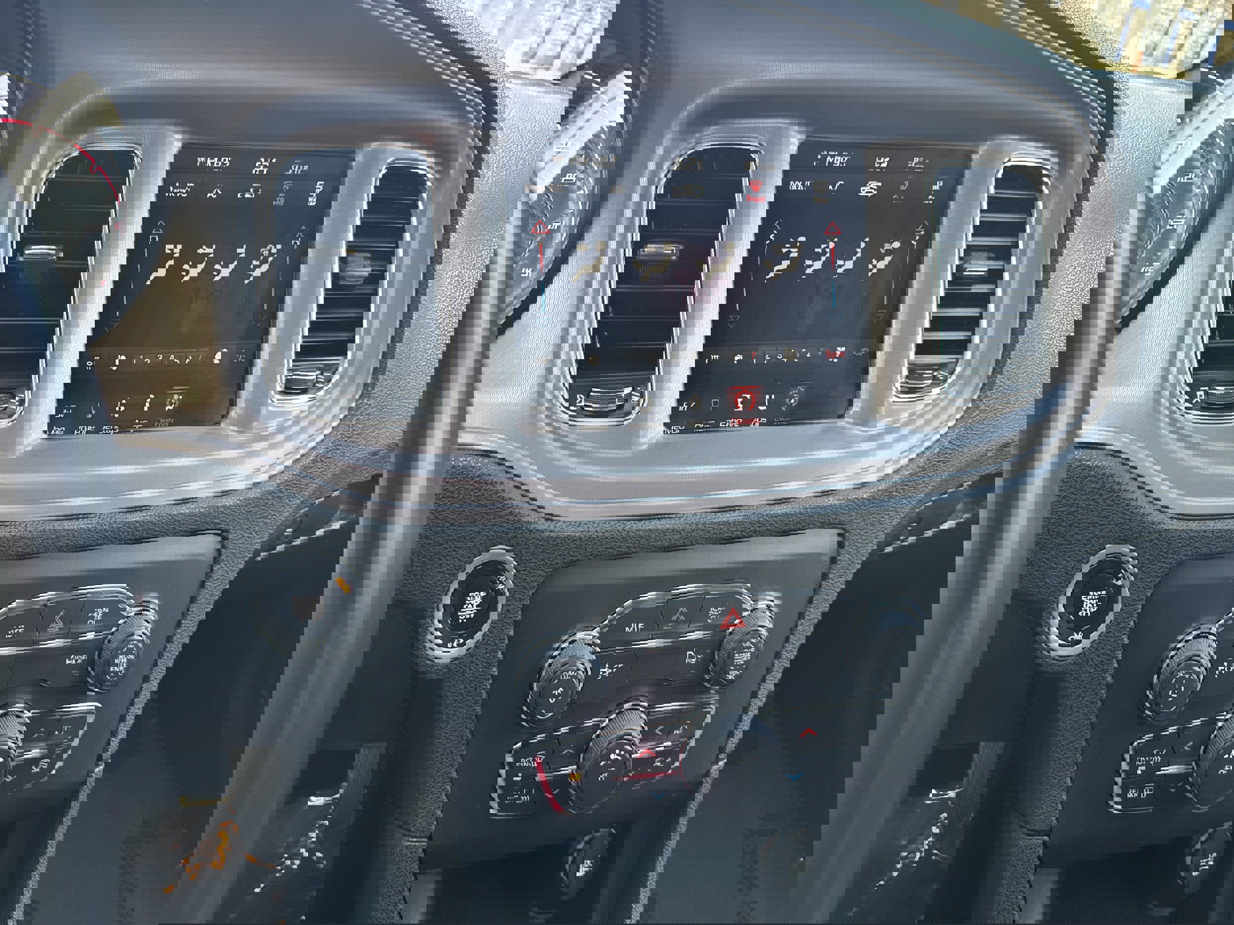 Used 2023 Dodge Charger SXT image 17