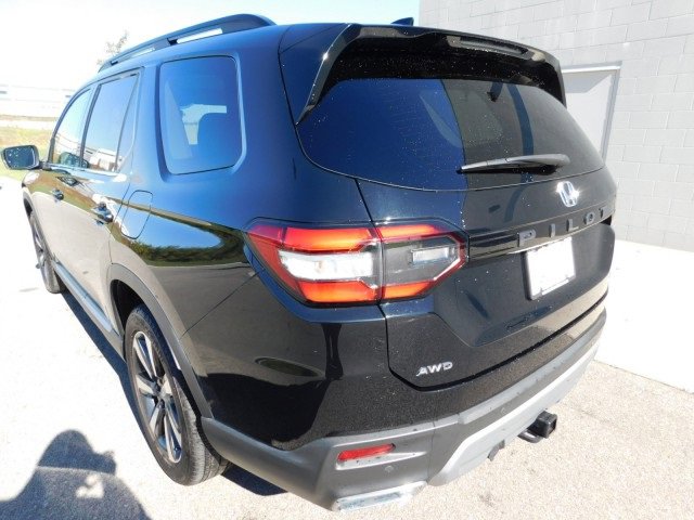 Used 2023 Honda Pilot Elite image 2