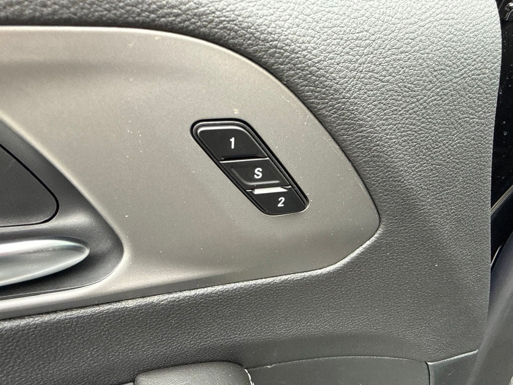 New 2027 Chrysler Pacifica Limited AWD/4WD image 20