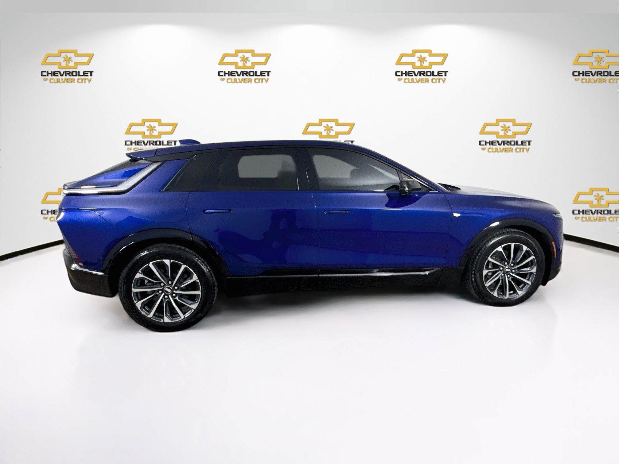 Used 2025 Cadillac Lyriq Sport RWD image 9