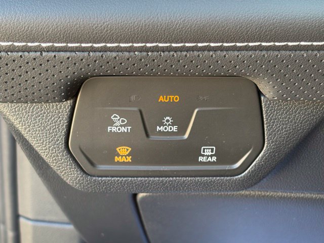 Used 2025 Volkswagen Atlas SEL AWD/4WD image 24