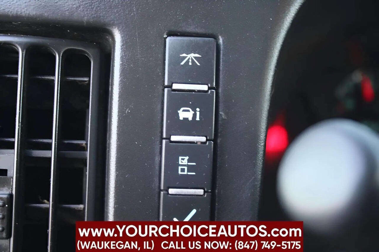 Used 2012 Chevrolet Express 2500 image 29