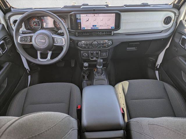 Used 2026 Jeep Wrangler Unlimited Sahara AWD/4WD image 15