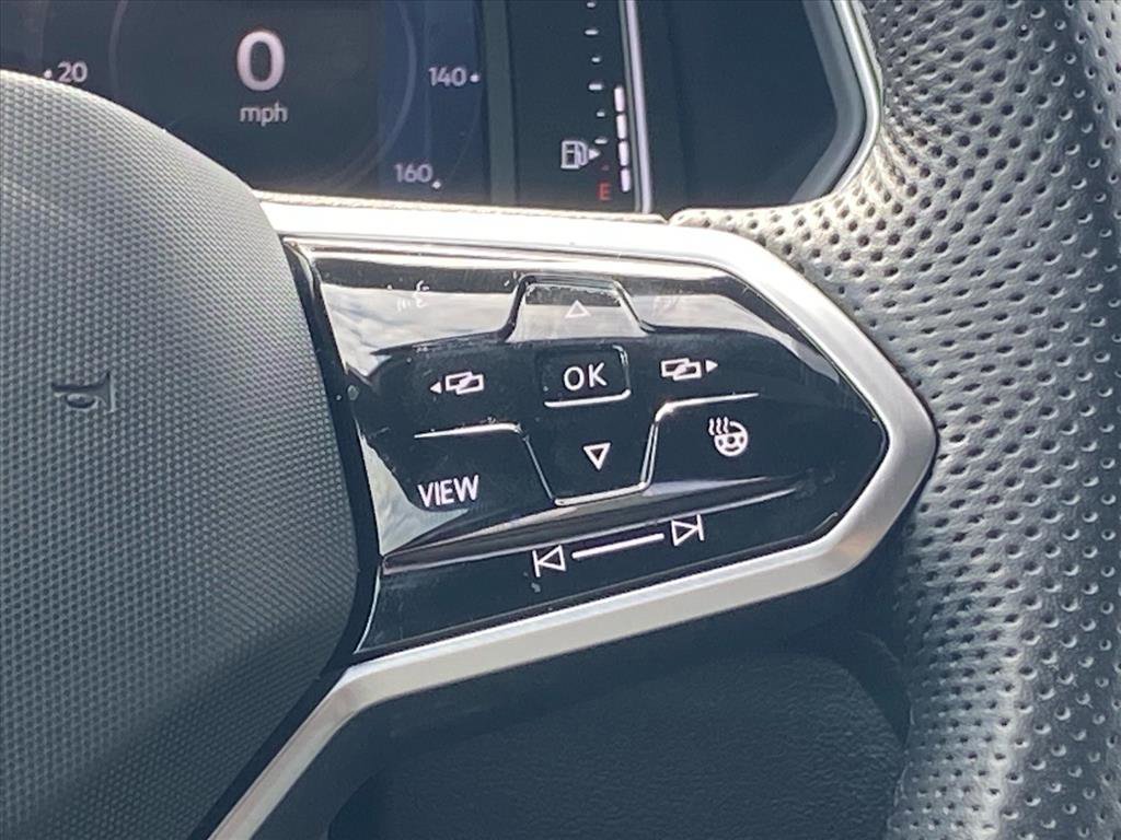 Certified 2024 Volkswagen Tiguan SEL R-Line image 6