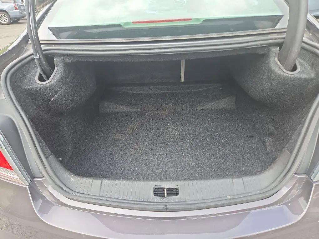Used 2013 Buick LaCrosse Premium FWD image 9