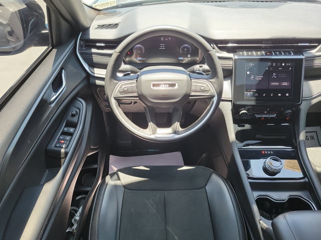 Used 2024 Jeep Grand Cherokee Altitude RWD image 14