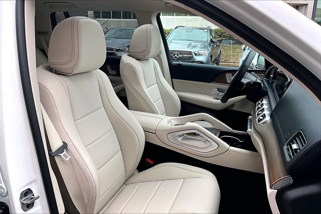 Used 2026 Mercedes-Benz GLS 450 4MATIC image 7