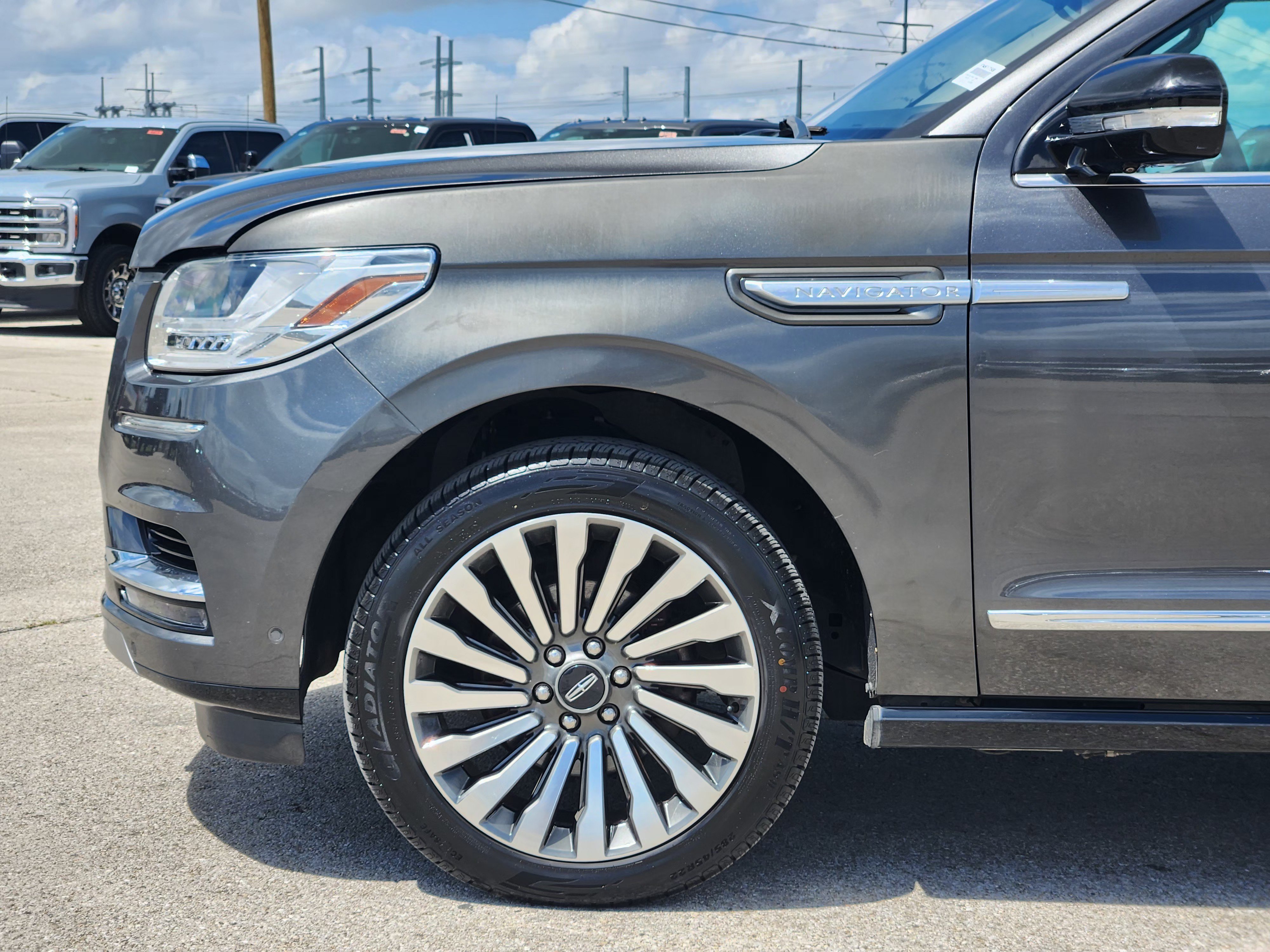 Used 2018 Lincoln Navigator Reserve w/ Technology Package AWD/4WD image 9