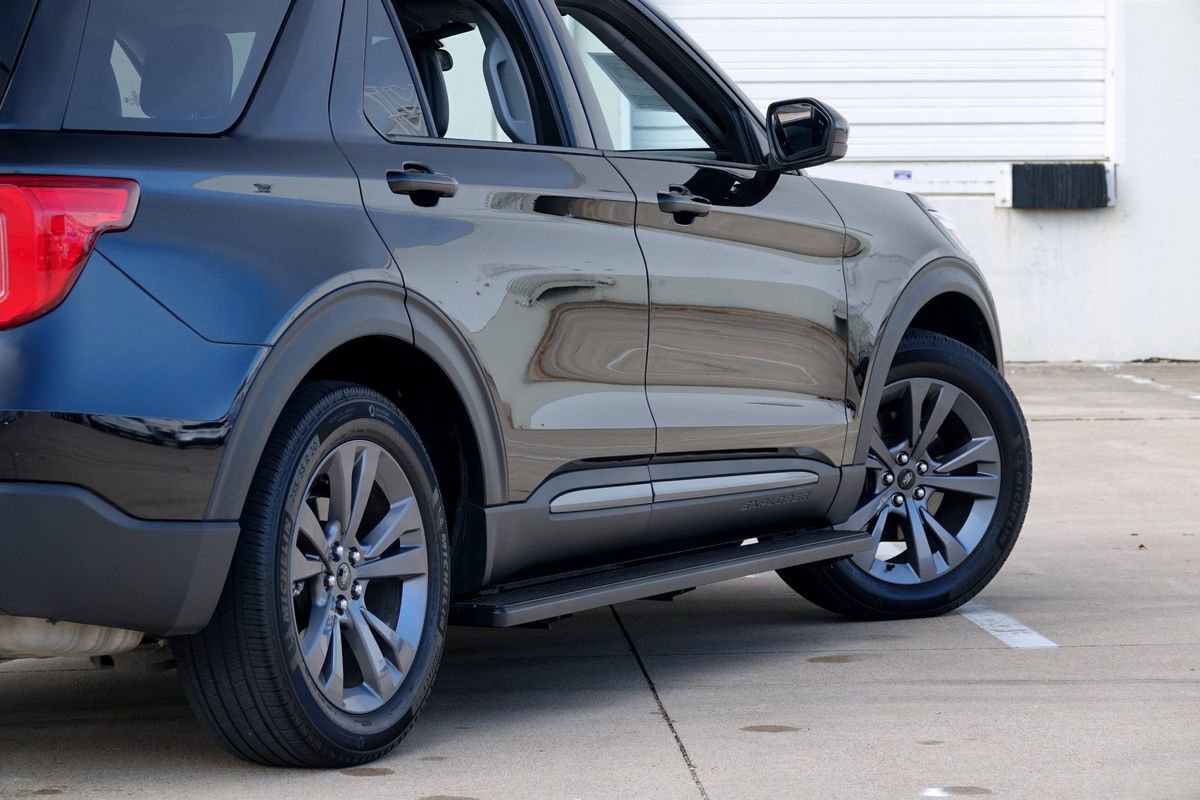 Used 2023 Ford Explorer XLT w/ Equipment Group 202A image 33