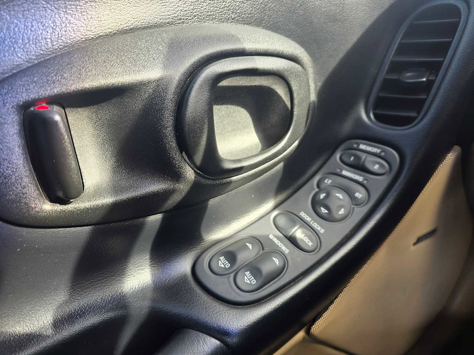 Used 1999 Chevrolet Corvette Coupe w/ Memory Pkg image 24