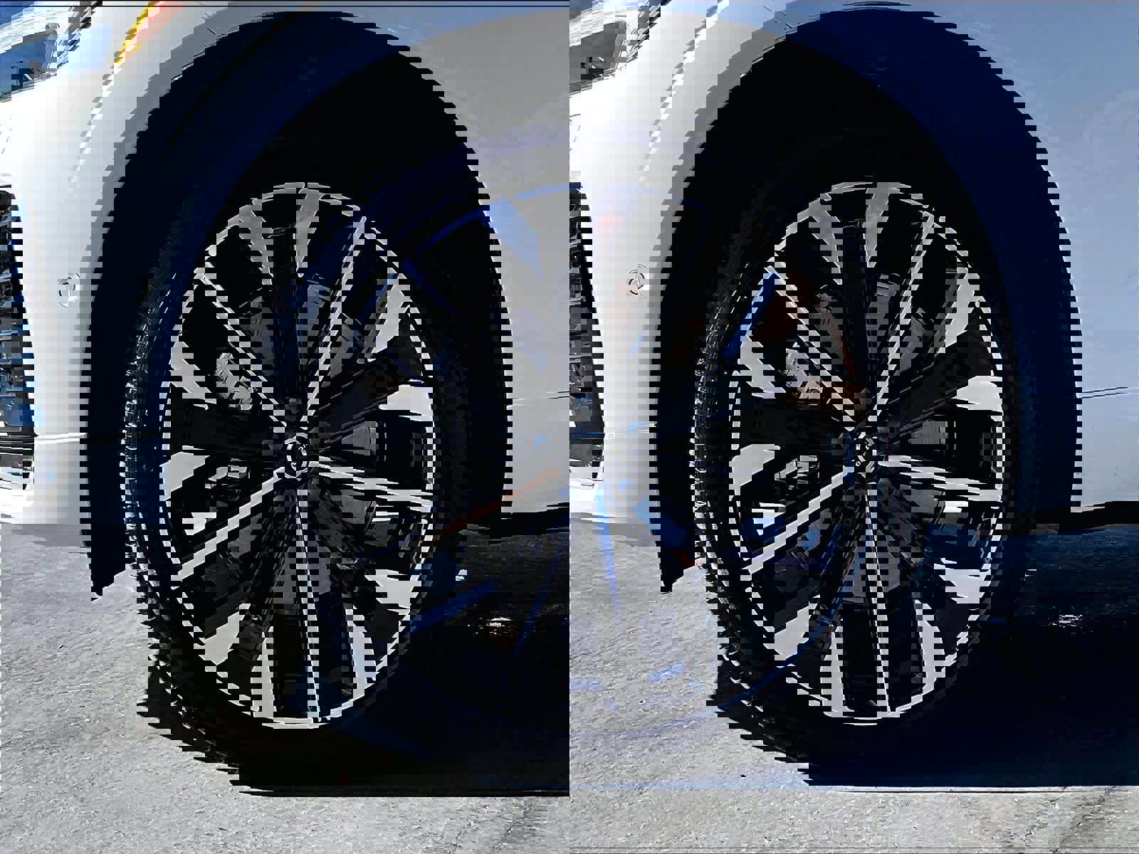 Used 2026 Volvo XC60 B5 Ultra w/ Climate Package image 12