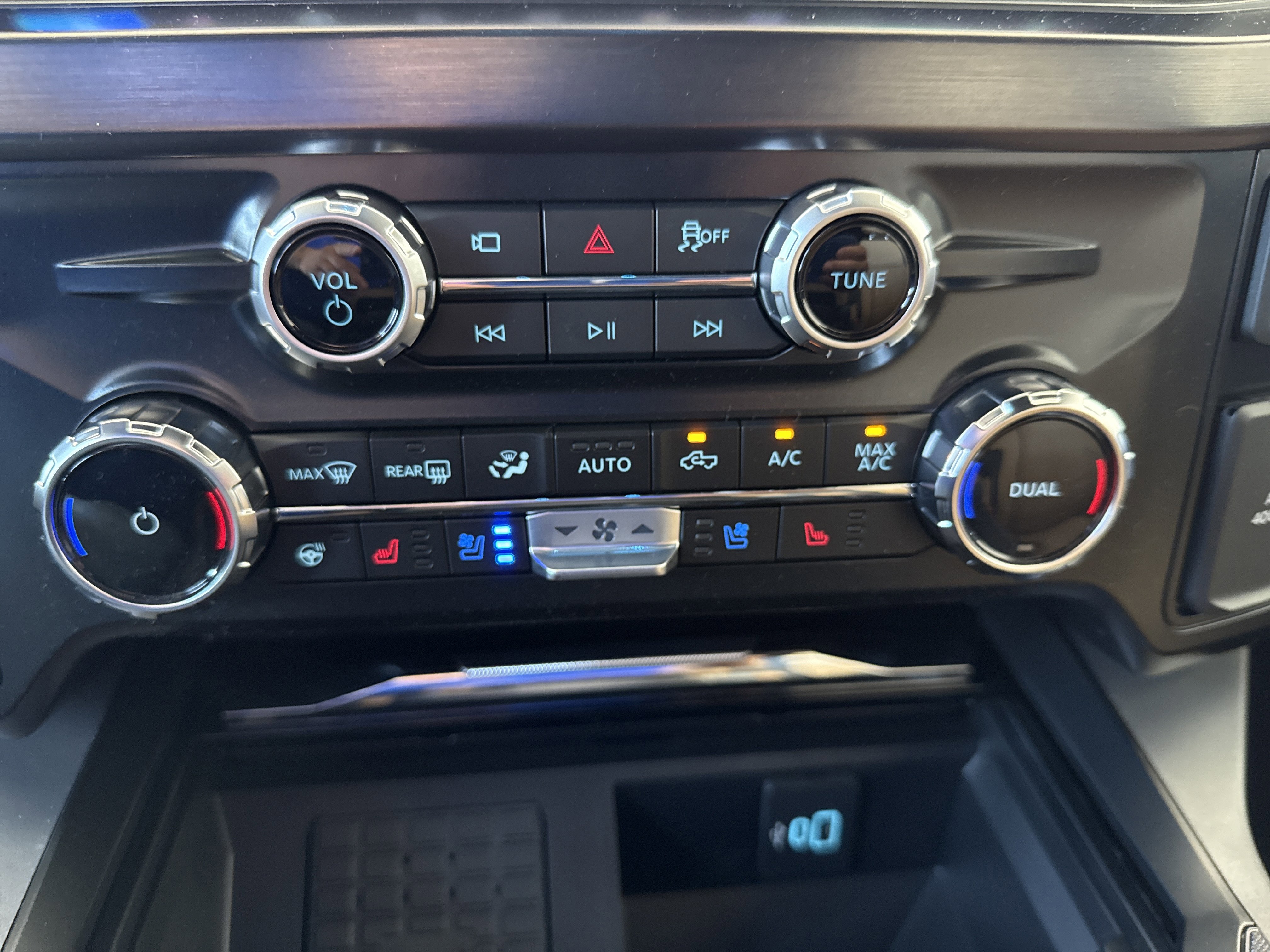 New 2026 Ford F350 Lariat w/ Chrome Package image 26