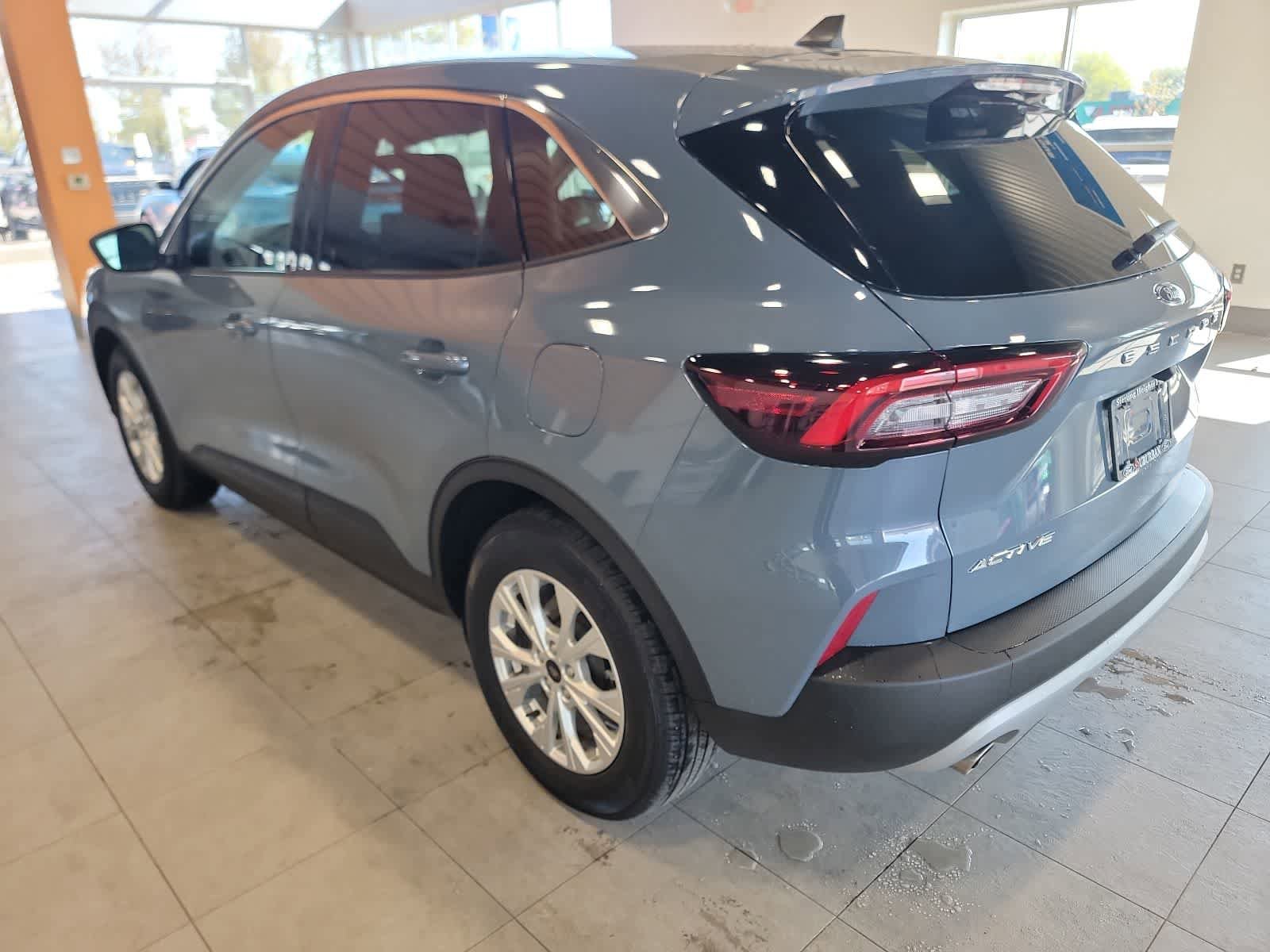 Used 2023 Ford Escape Active w/ Cold Weather Package FWD image 10