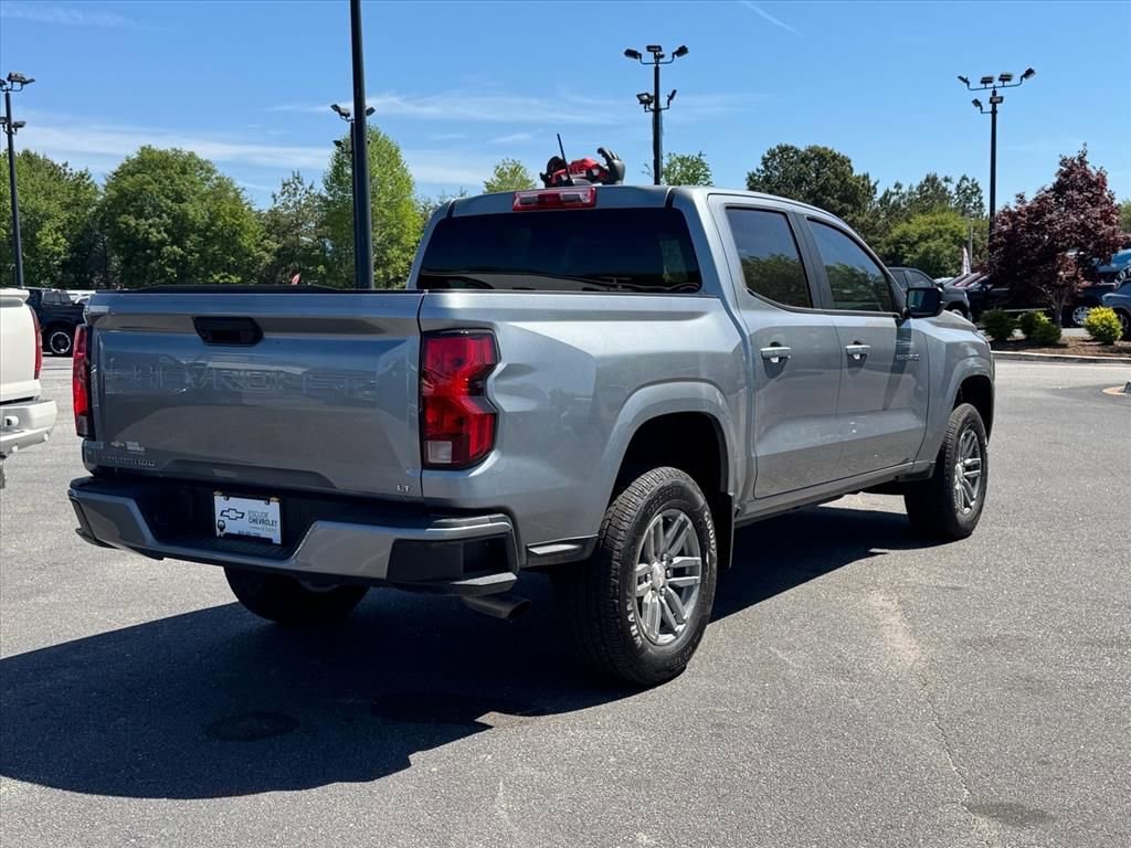Used 2024 Chevrolet Colorado LT RWD image 3