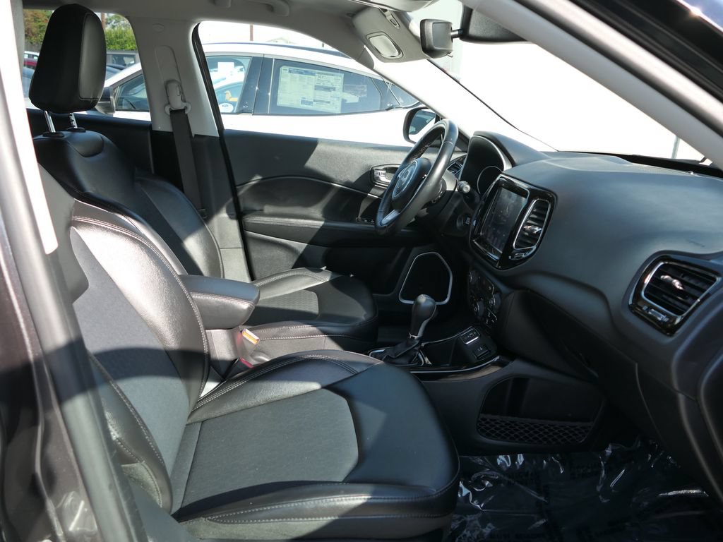 Used 2019 Jeep Compass Latitude FWD image 29