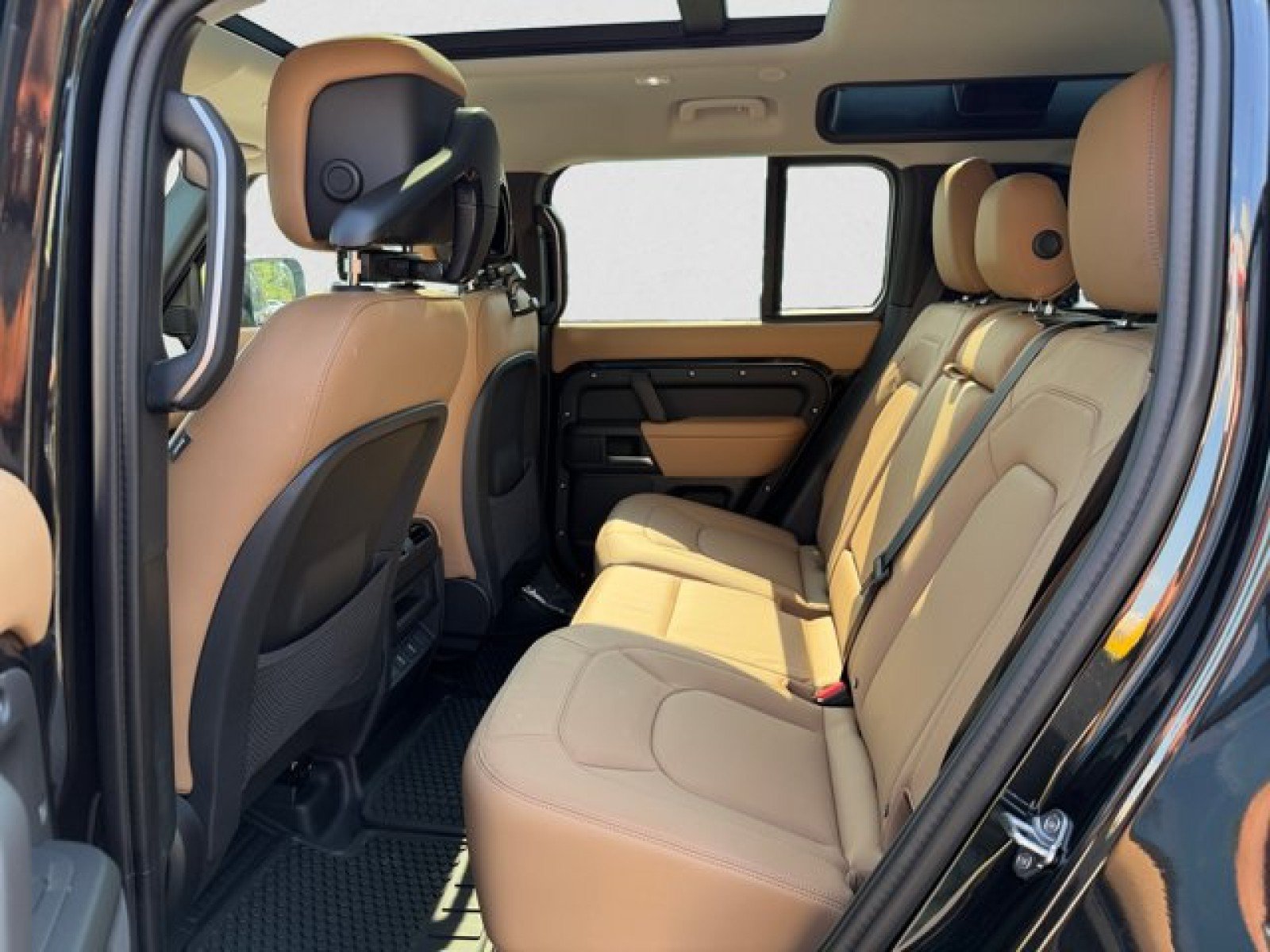 New 2026 Land Rover Defender 110 S AWD/4WD image 18