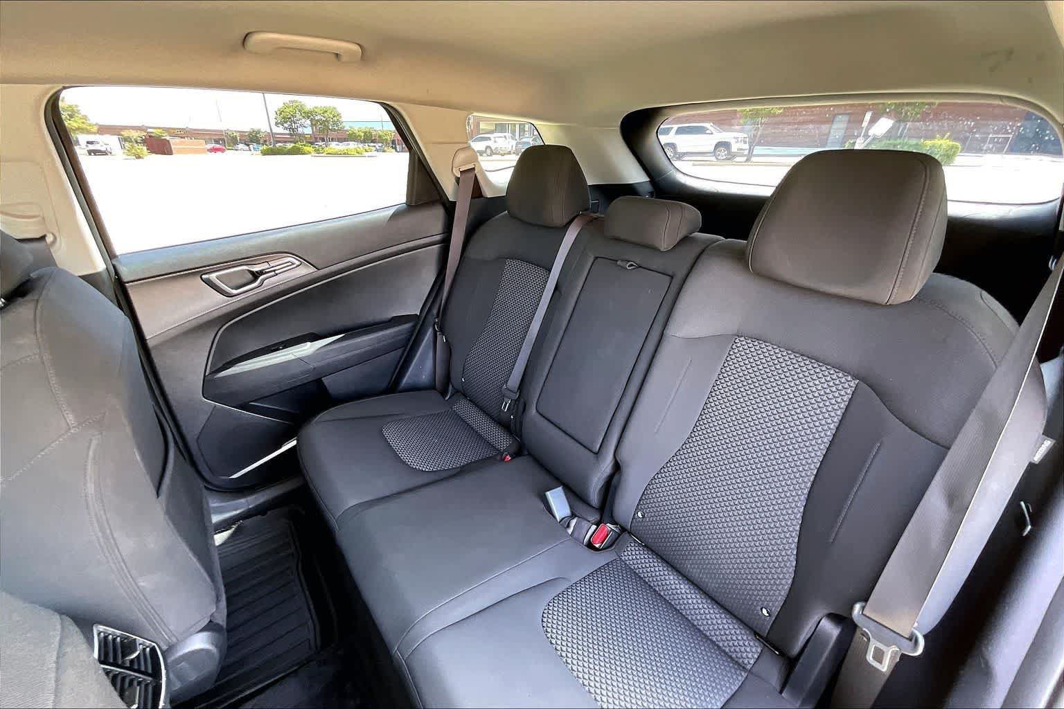 Certified 2025 Kia Sportage LX FWD image 28