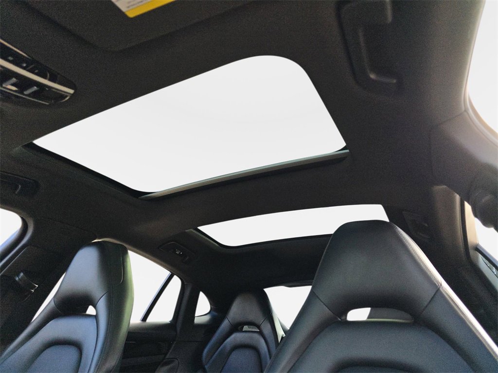 Used 2018 Porsche Panamera 4S image 34