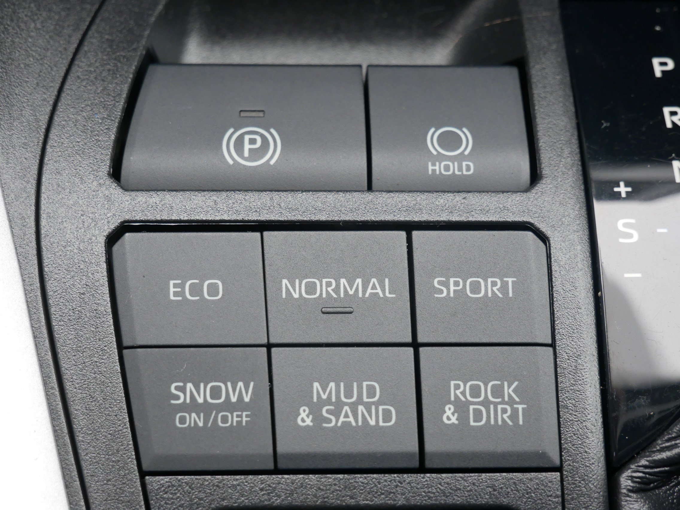 Used 2020 Toyota RAV4 XLE image 30