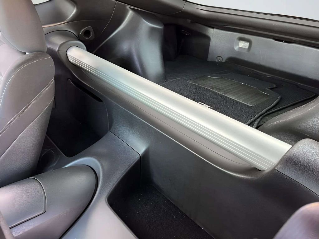 Used 2018 Nissan 370Z Coupe RWD image 13