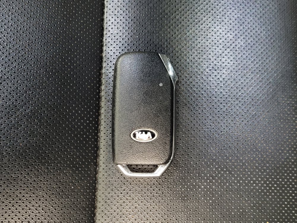 Used 2020 Kia Telluride S FWD image 32