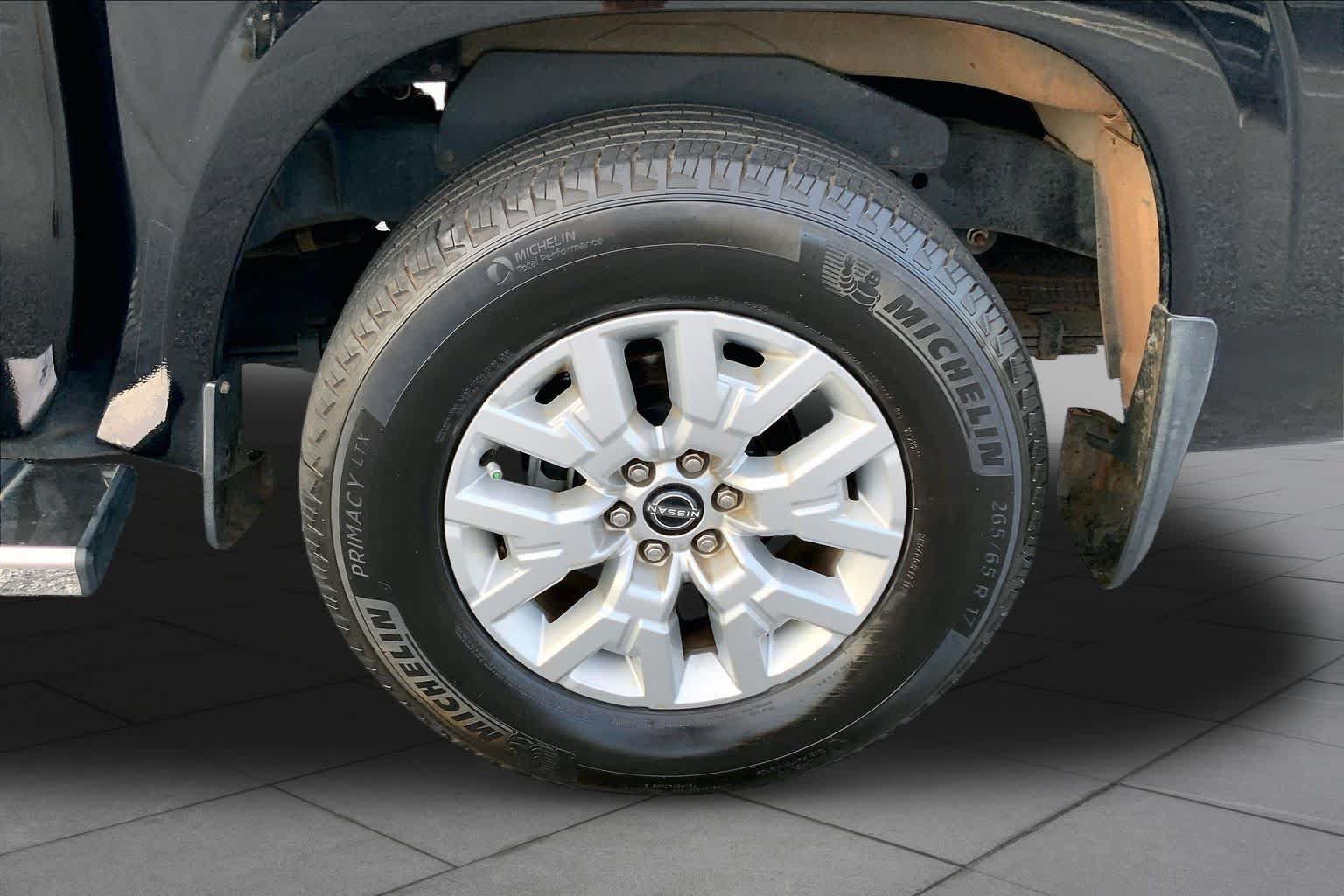 Used 2024 Nissan Frontier SV w/ SV Convenience Package RWD image 10