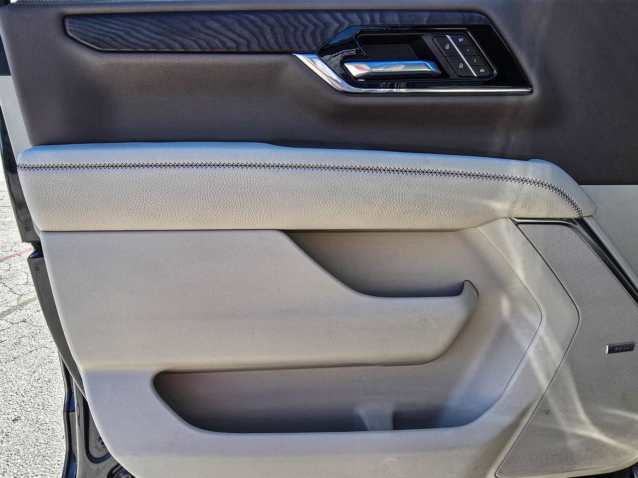 Certified 2025 GMC Yukon Denali image 11