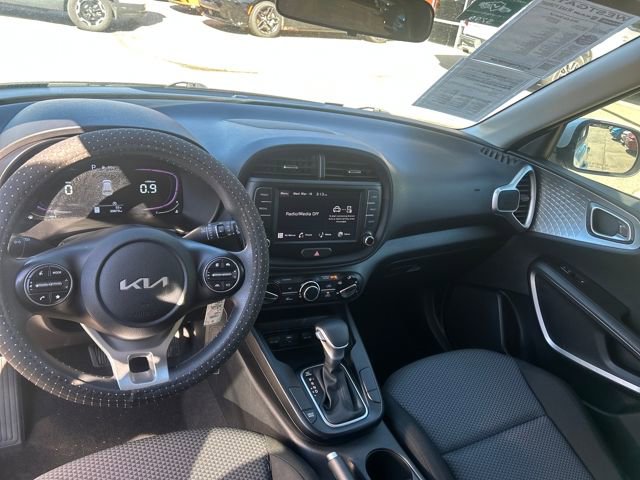 Used 2023 Kia Soul LX w/ LX Technology Package image 40