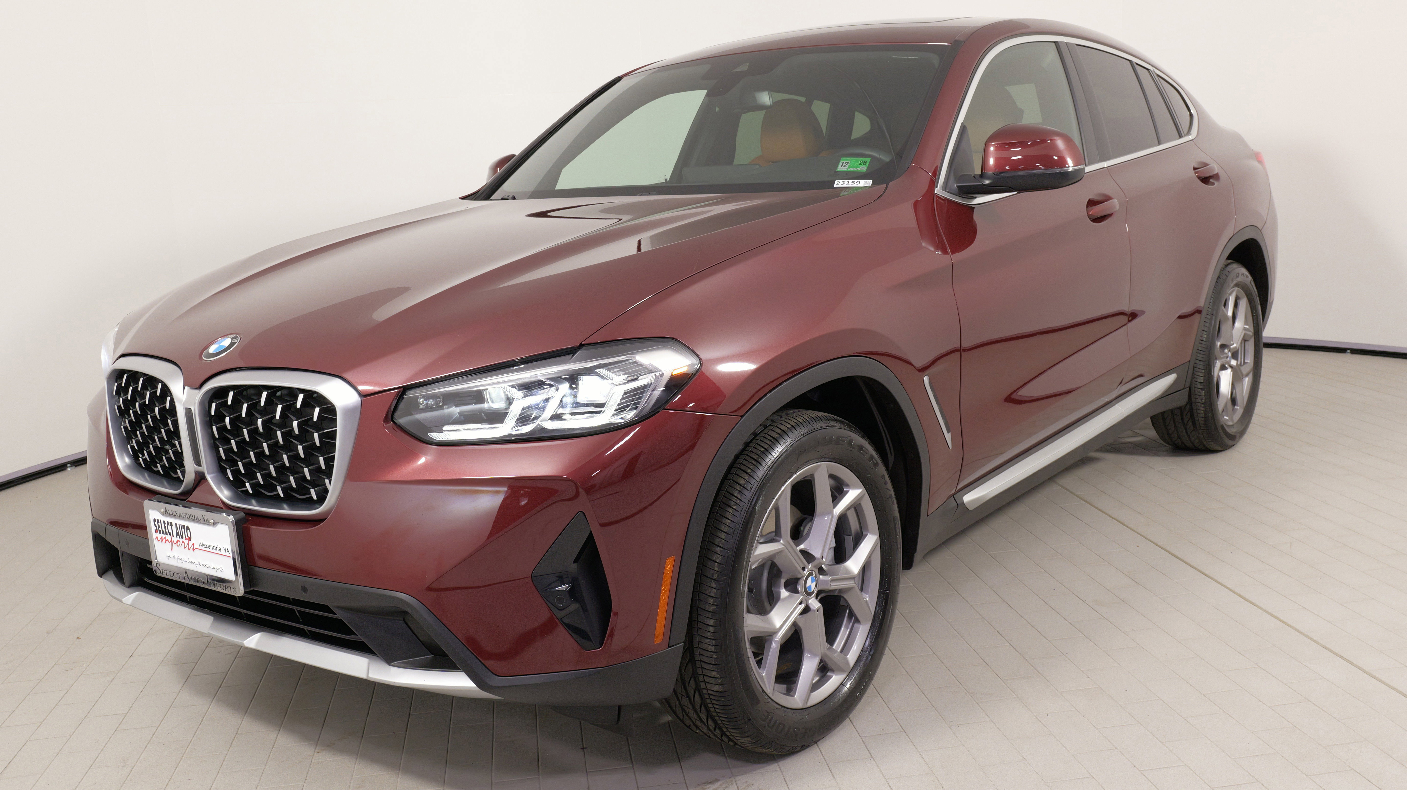 Used 2023 BMW X4 xDrive30i w/ Premium Package AWD/4WD image 4