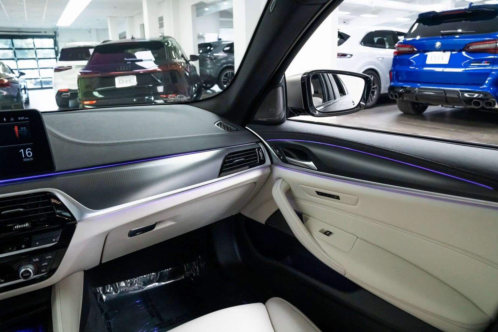 Used 2023 BMW M550i xDrive w/ Parking Assistance Package image 11