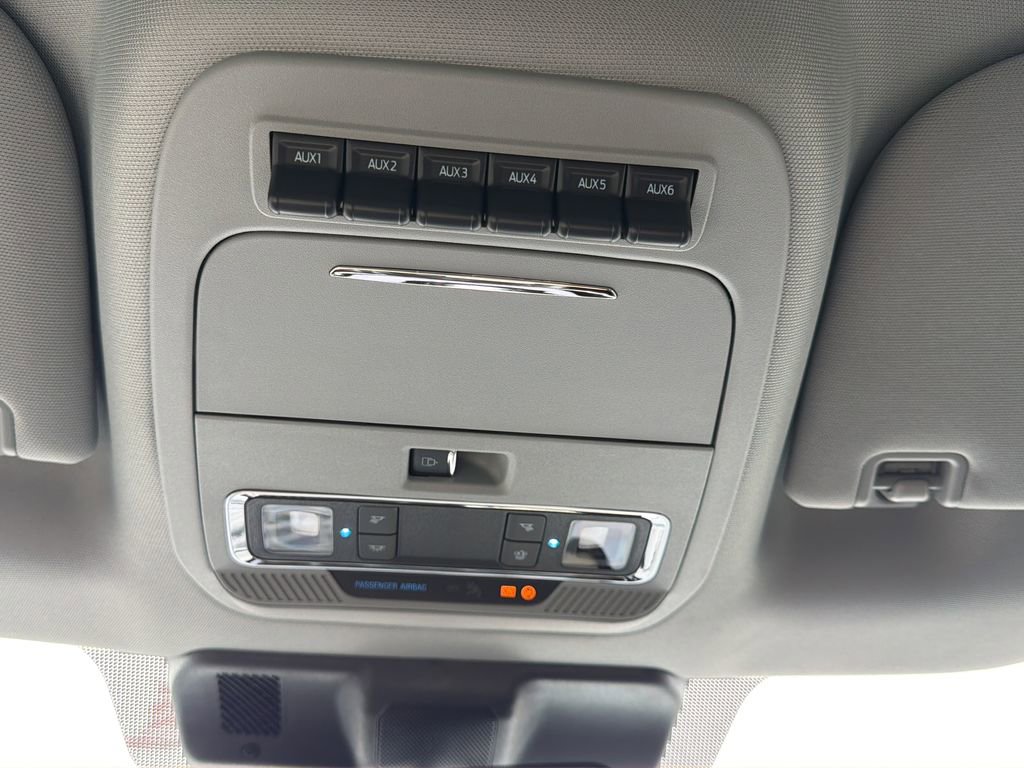 New 2026 Ford F350 Lariat w/ Black Appearance Package image 28