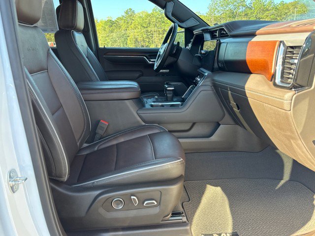 Used 2024 GMC Sierra 1500 Denali AWD/4WD image 9