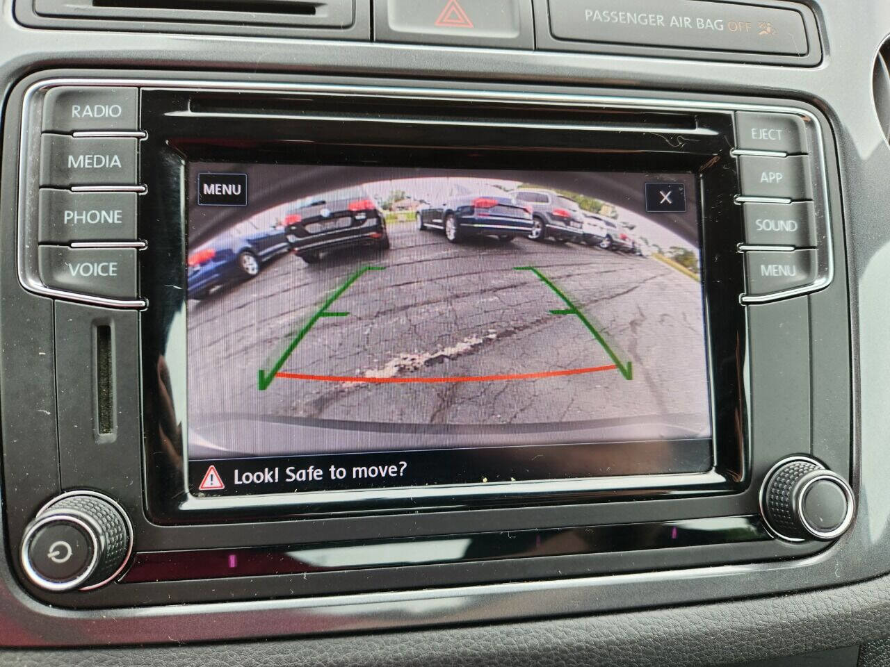 Used 2018 Volkswagen Tiguan Limited w/ Premium Package image 14